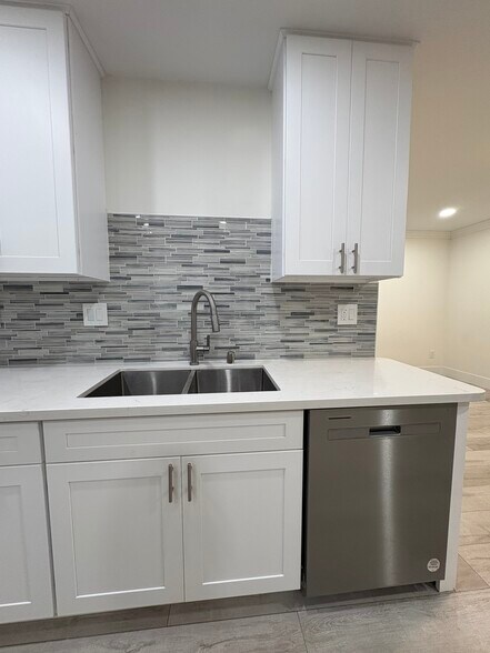 Building Photo - 4619 Del Monte Ave