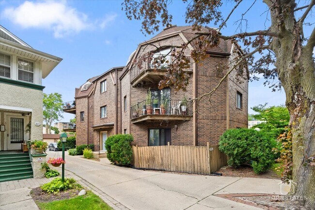 Primary Photo - 414 Franklin Ave
