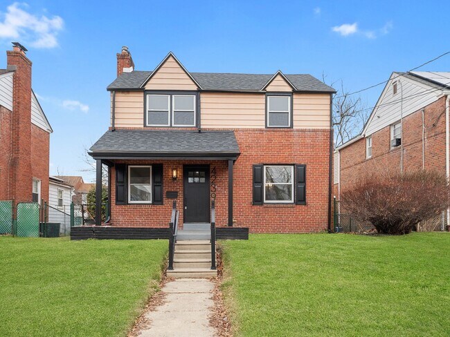 Building Photo - Newly Renovated Pennsauken Rental with Sunroom-Style Back Room, Glass Wall & Basement