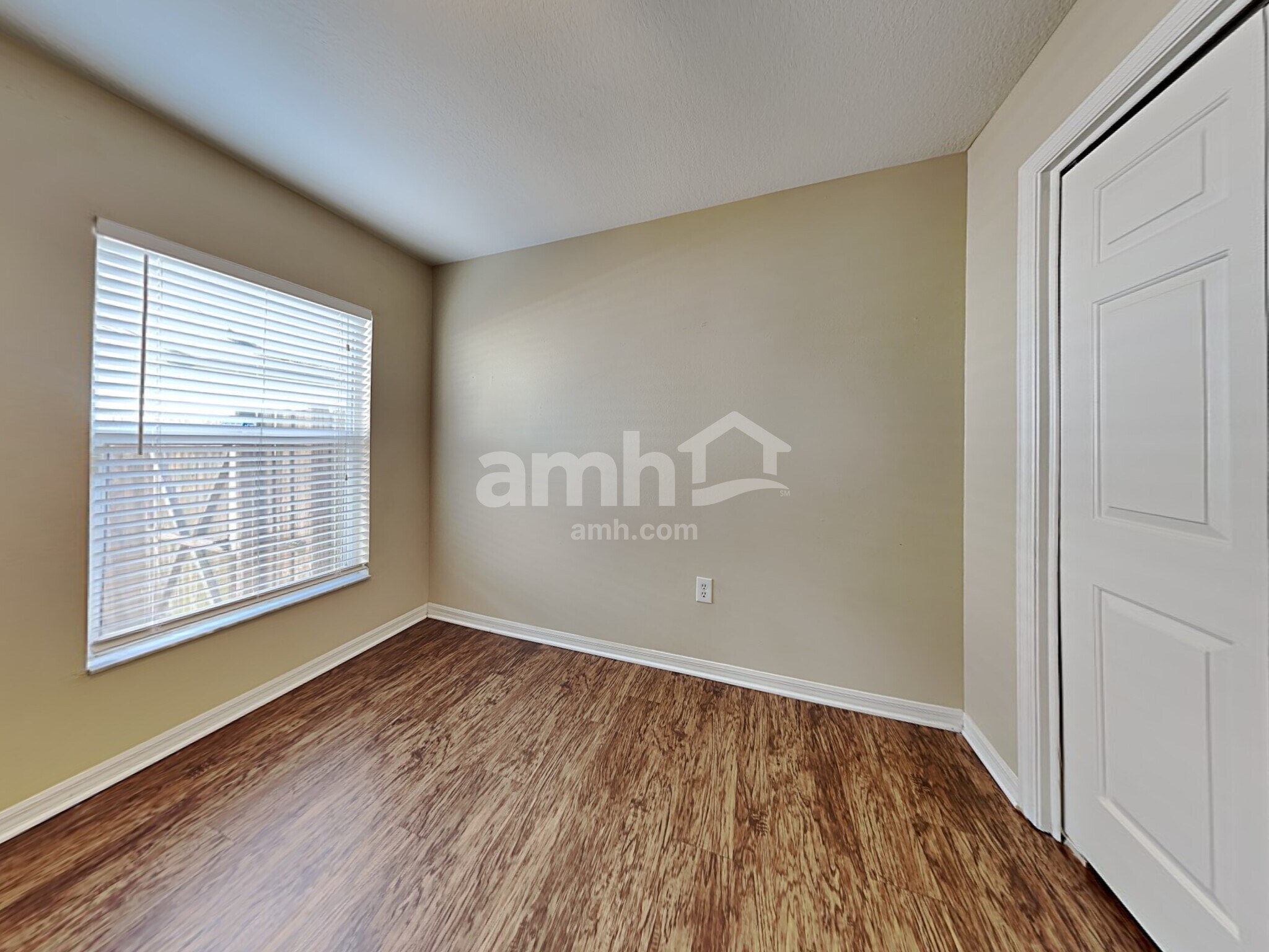 Building Photo - 10527 Juliano Dr