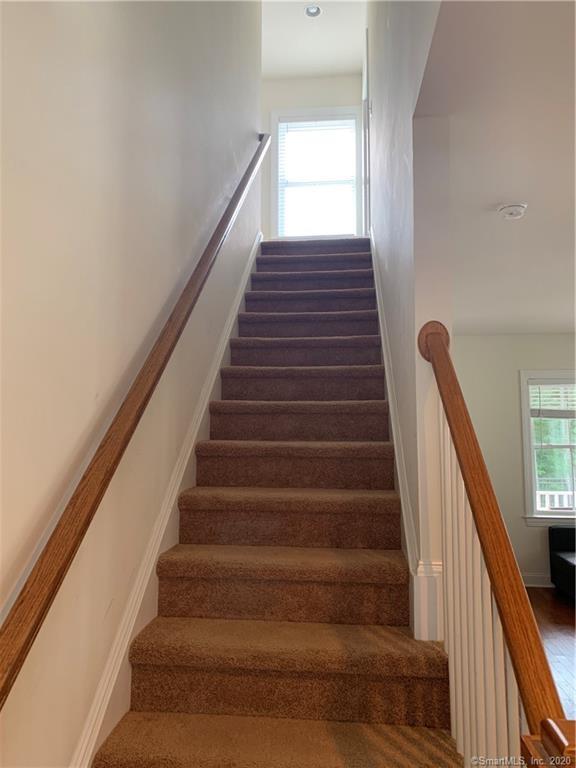 Building Photo - 20 Sherwood St