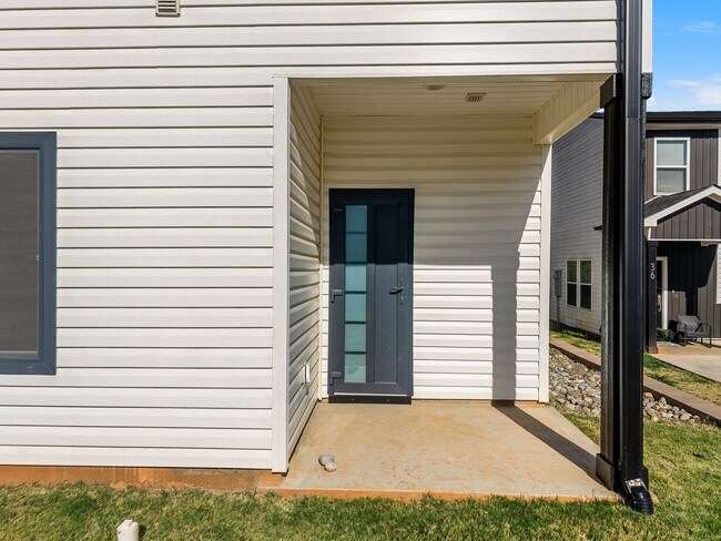 Building Photo - Charming 3 Bedroom Home in Spartanburg – Modern Upgrades & Stylish Finishes