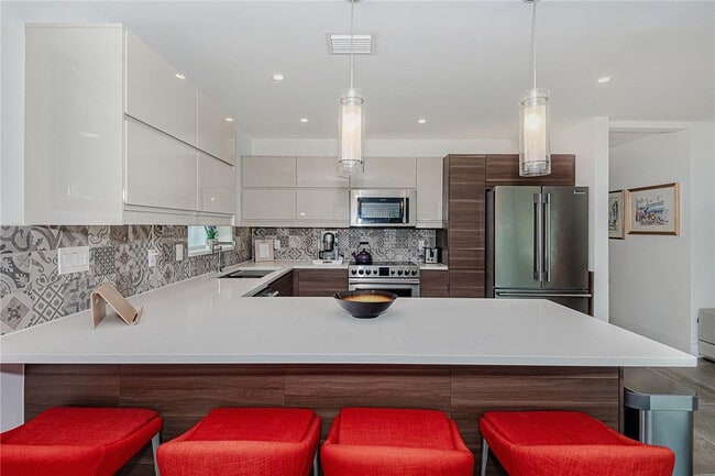 Building Photo - 3321 NE 18th St