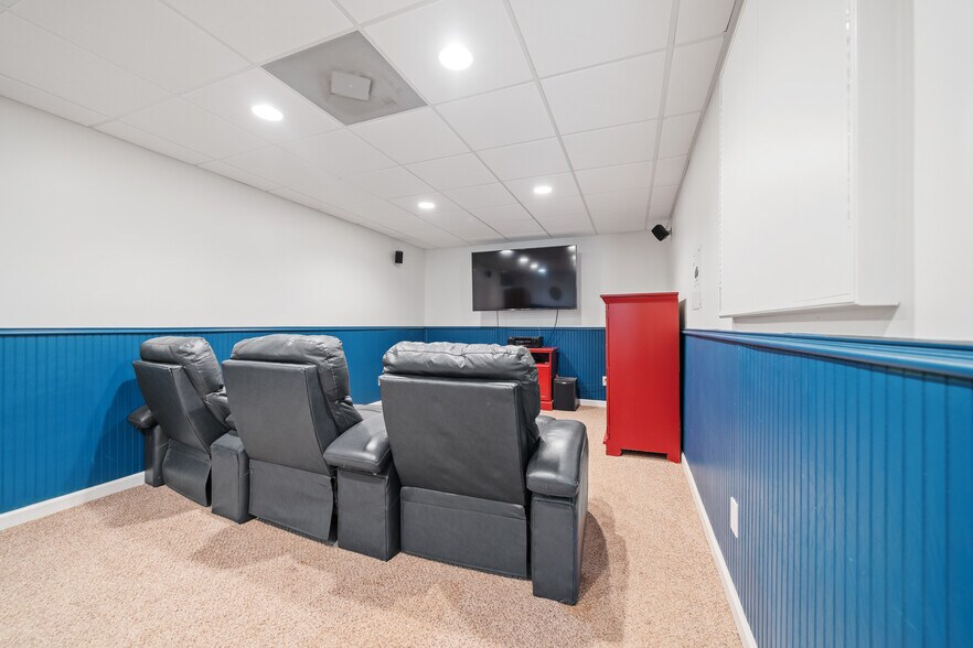 Theater room - 600 Lyndhurst Cir