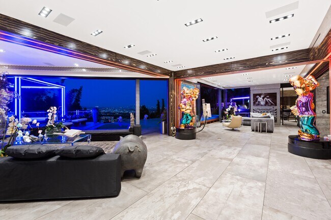 Building Photo - 8356 Sunset View Dr