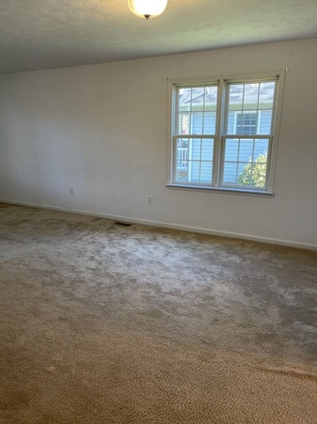 Building Photo - 308 4th St