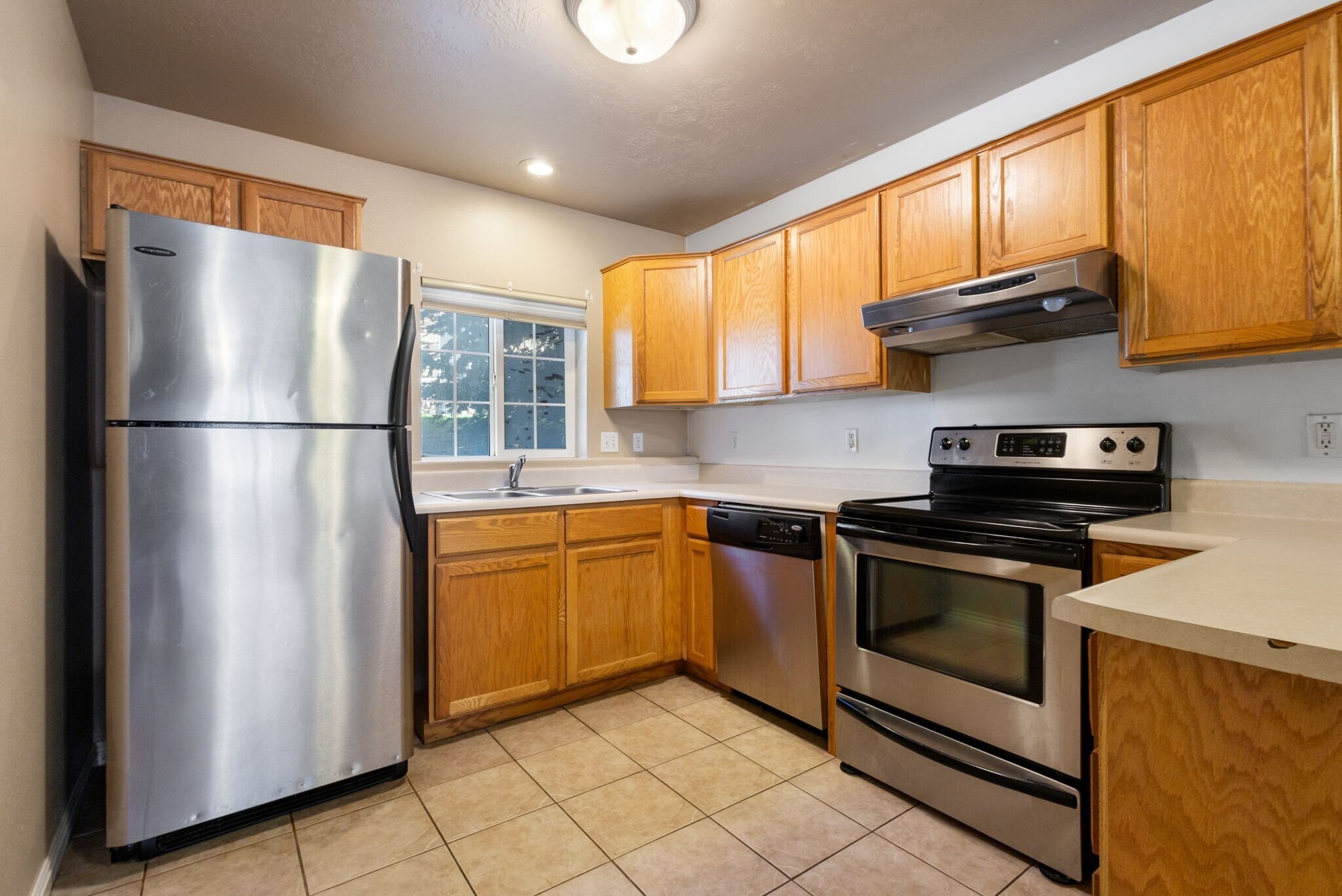 Building Photo - 1208 W 160 N