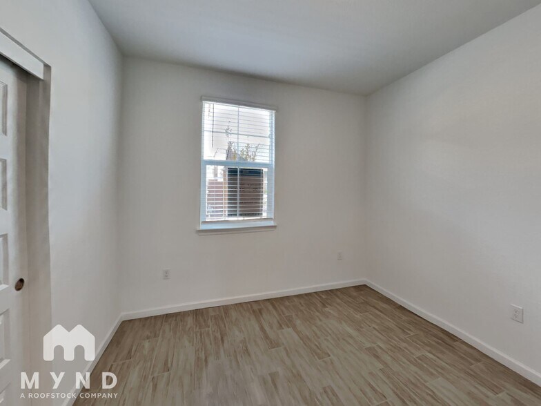 Building Photo - 1680 Matmor Rd