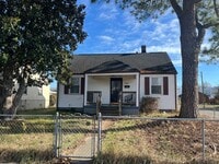 Building Photo - 2-bedroom 1 bath cottage