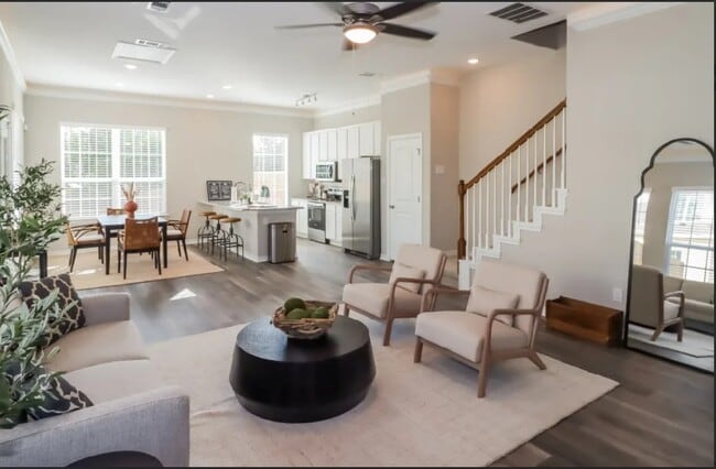 Building Photo - 419 Northwood Dr