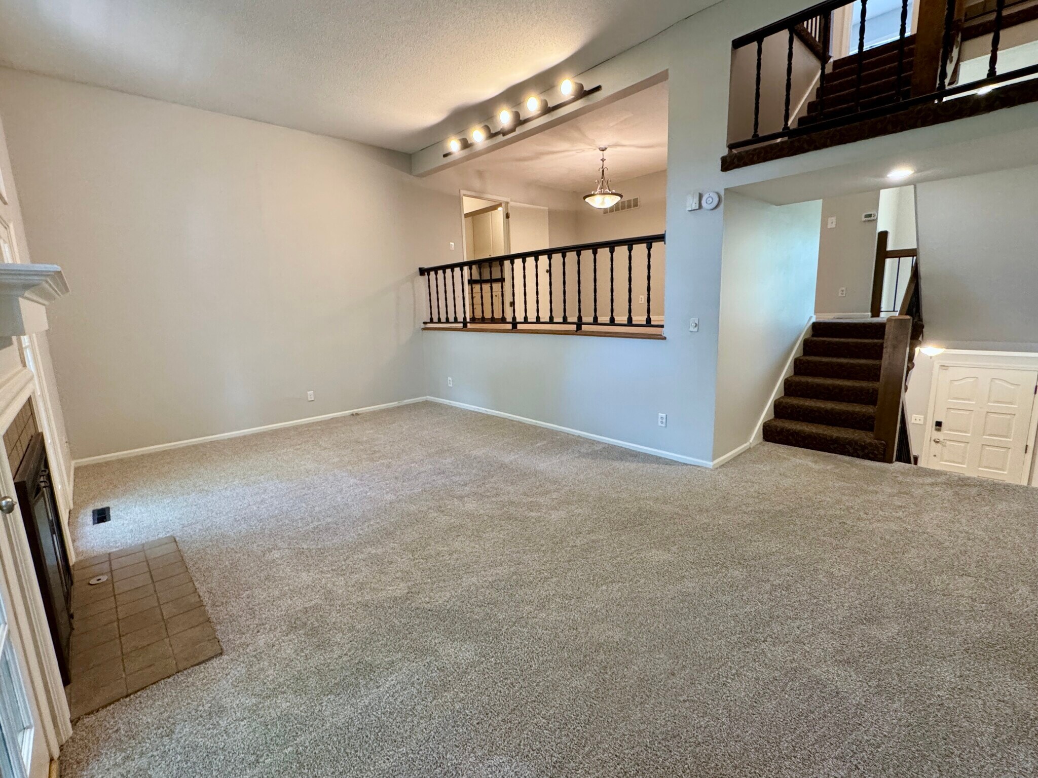Building Photo - 10211 Cedarbrooke Ln