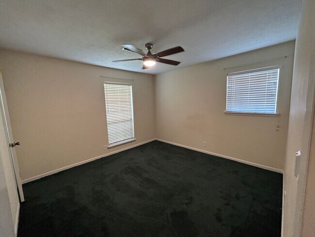 Building Photo - 1825 Edwardian Way