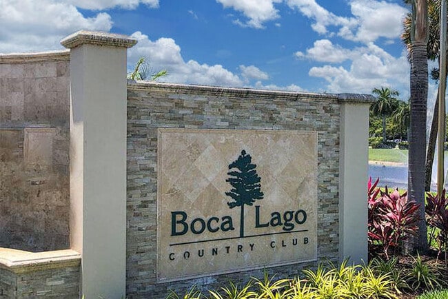 Building Photo - 8536 Casa Del Lago