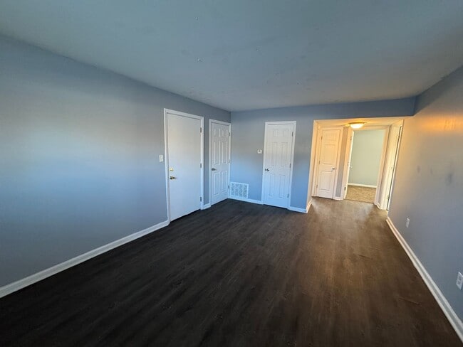 Building Photo - Warren Park 2 Bedroom Apartment