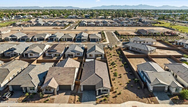 Building Photo - 5419 W Las Palmaritas Dr