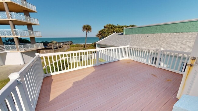 Building Photo - 959 N Hwy A1A