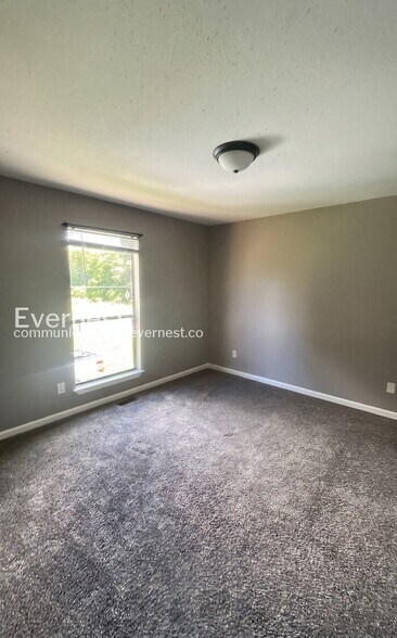 Building Photo - 8025 Marsh Mountain Rd
