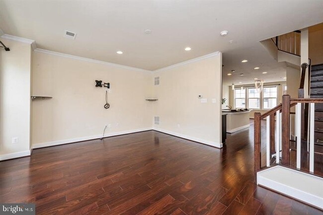 Building Photo - 219 Strummer Ln