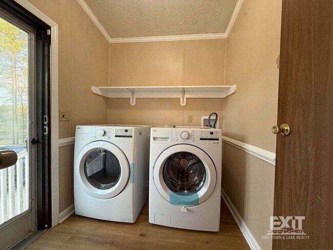 Building Photo - 3 Bedroom, 2 Bathroom Home in a Beautiful Country Setting