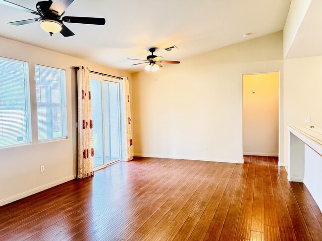 Building Photo - 1304 Torulosa Dr