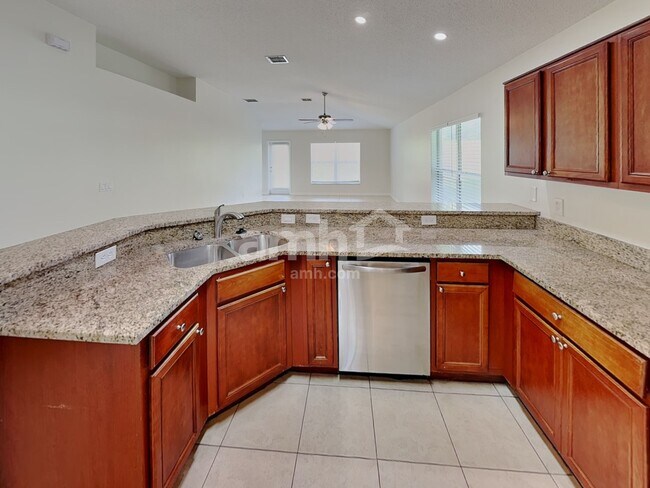 Building Photo - 1951 Southern Oak Loop