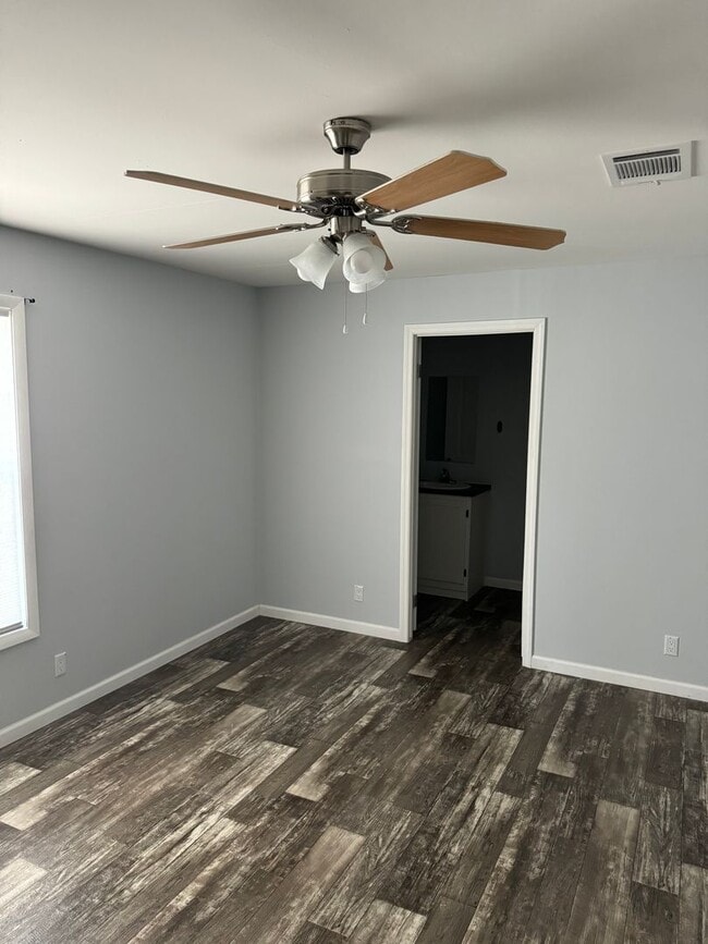 Building Photo - BEAUTIFUL +55 HOA COMMUNITY- ASK ABOUT OUR...
