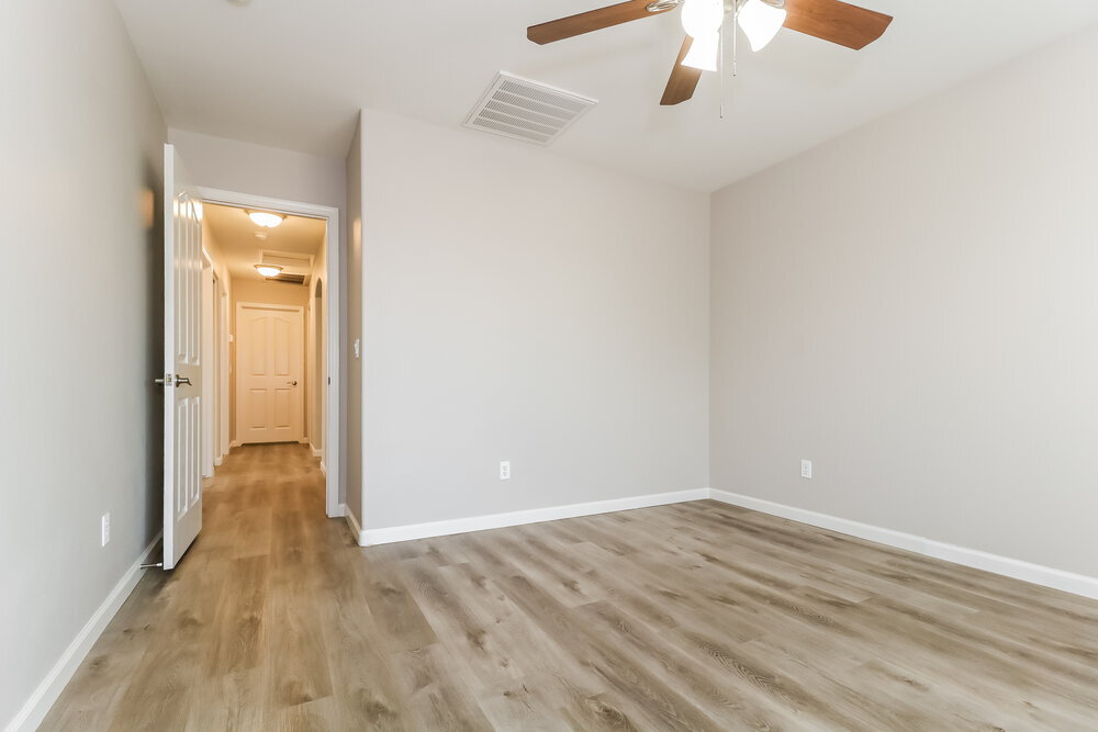 Building Photo - 1615 E Ash Ave