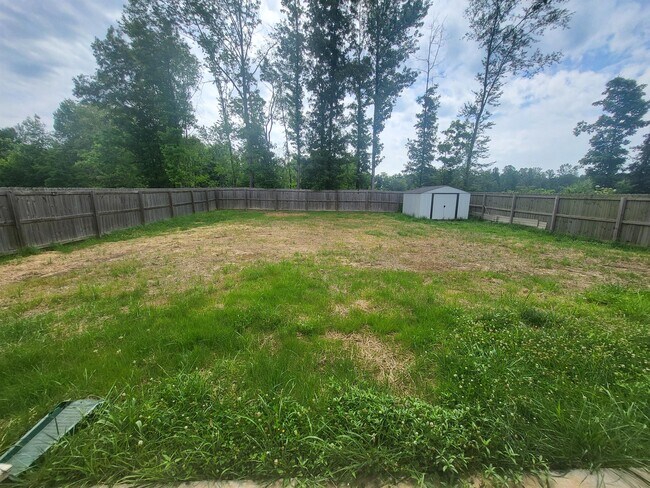 Building Photo - 703 Jim Brown Dr