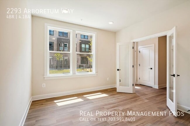 Building Photo - 2293 Arboretum Wy