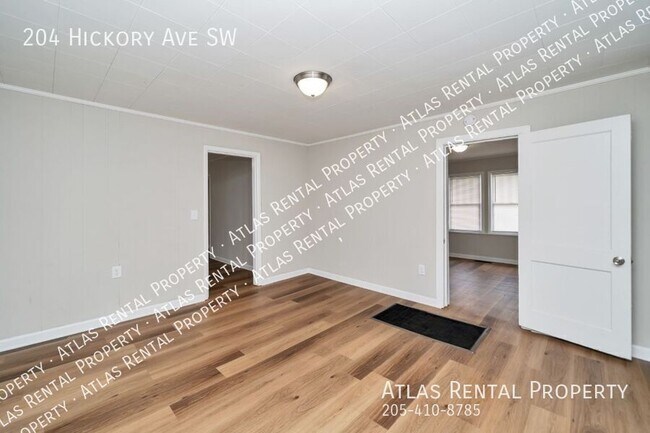Building Photo - 204 Hickory Ave SW
