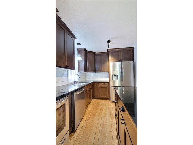 Building Photo - 512 Nelson Ct