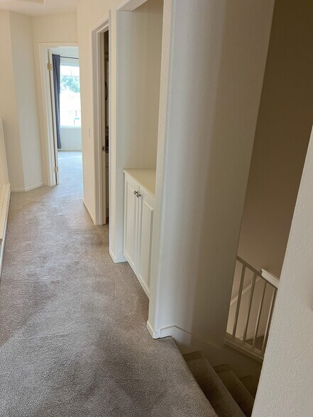 Building Photo - 3636 Ruette de Ville
