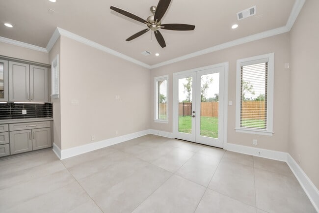 Building Photo - 6320 Milwee St