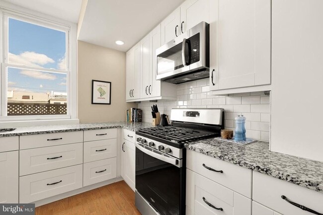Building Photo - 407 Delafield Pl NW