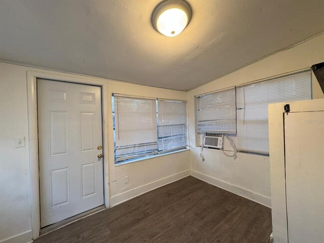 Building Photo - 4201 Cepeda St