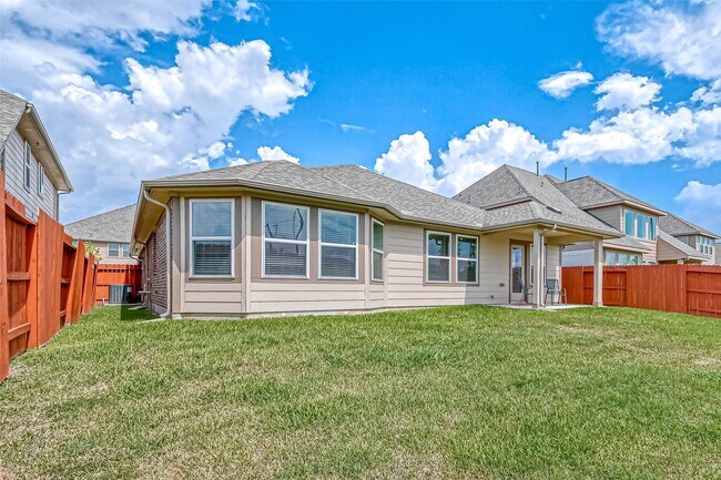Building Photo - 3206 Dry Creek Dr