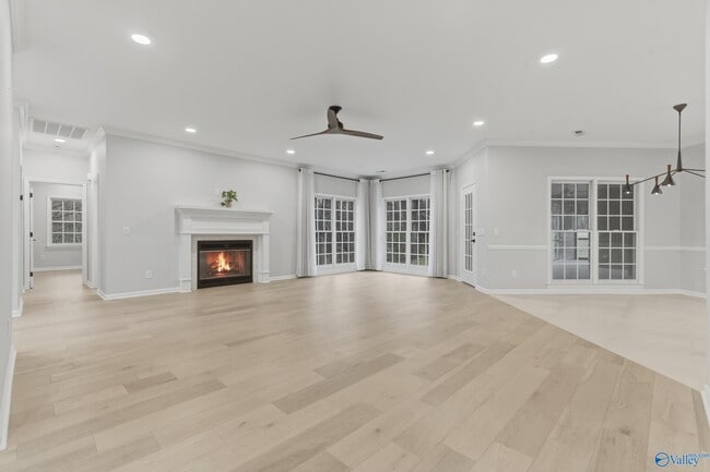 Building Photo - 226 Eastview Dr