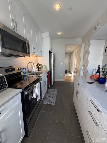 Building Photo - 208-210 Banks St. Unit 3