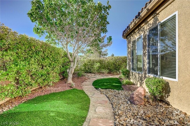 Building Photo - 2357 Wisconsin Dells Dr