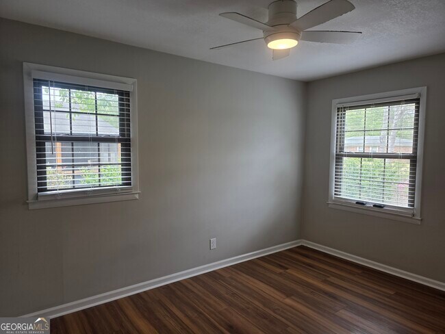 Building Photo - 103 W 15th St