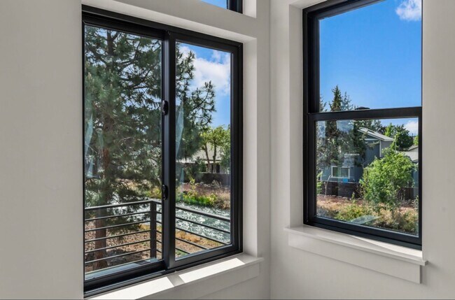 Building Photo - Spectacular BRAND NEW Custom 2-bd/2-bath with view of Redmond Canal!