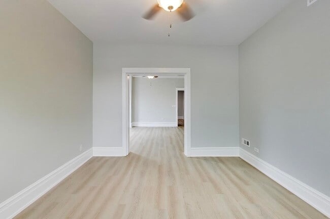 Building Photo - 2114 W Byron St