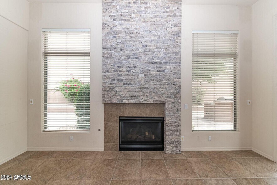 Building Photo - 11473 E Blanche Dr