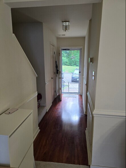 Building Photo - 8703 Hermitage Trace Ct