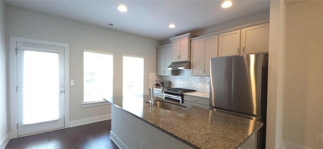 Building Photo - 3801 Oxford Cir