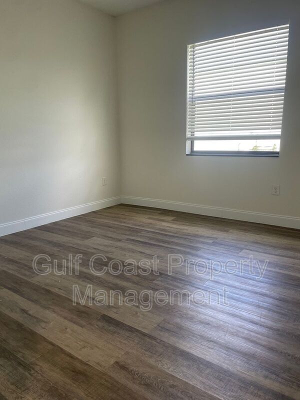 Building Photo - 126 Viewpoint Dr