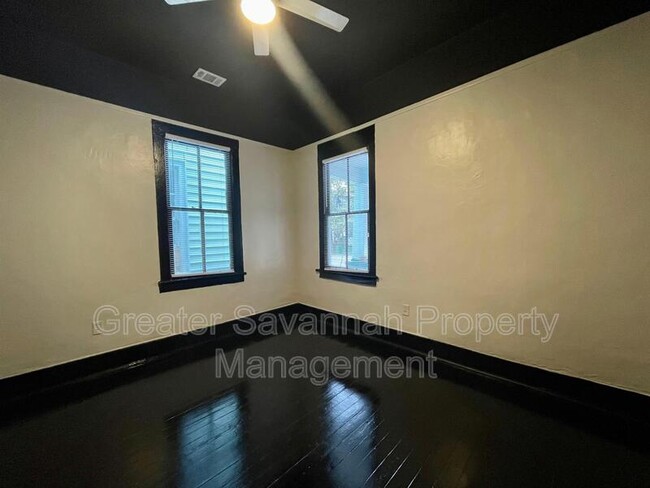 Building Photo - 2221 Harden St