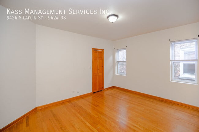 Building Photo - 9424 S Laflin St