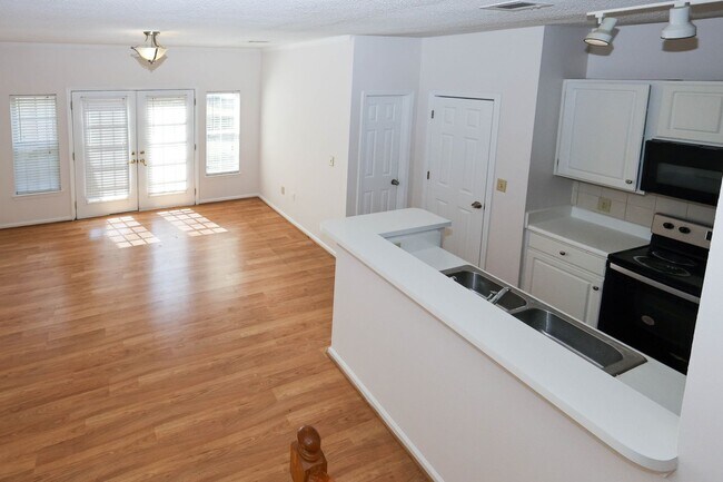 Building Photo - 230 Amal Dr SW