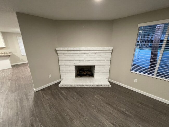 Building Photo - 61464 Little John Ln